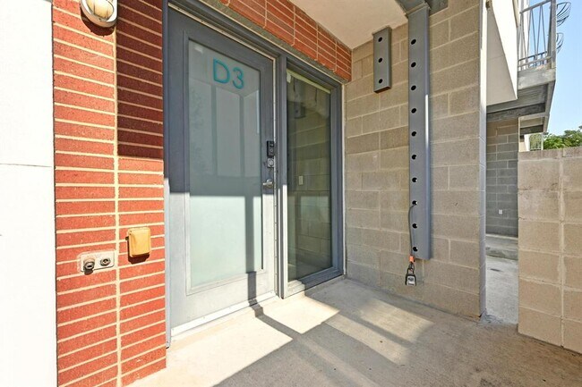 Foto del edificio - 4801 S Congress Ave