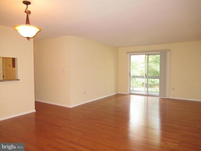 Building Photo - 32 Cypress Ct