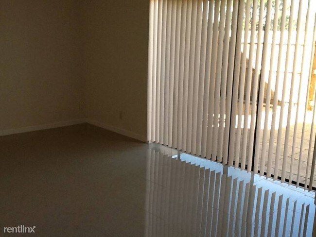 Foto del edificio - 2 br, 1.5 bath Townhome - 2321 Caroma Lane