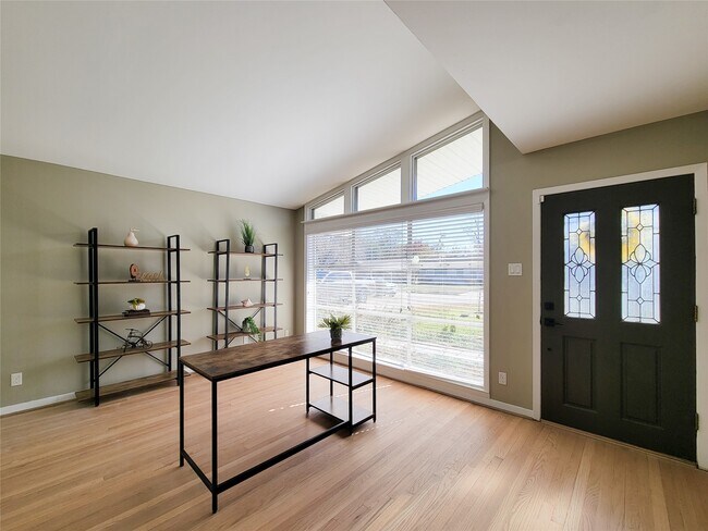 Building Photo - 2318 Ansbury Dr