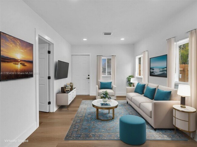 Foto del edificio - 470 NE 165th St