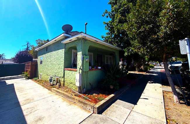 Building Photo - 532 Auzerais Ave