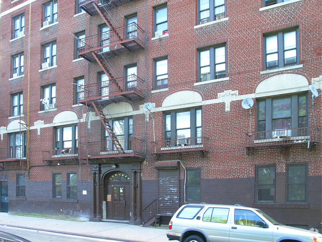 Foto del edificio - 657 Crotona Park
