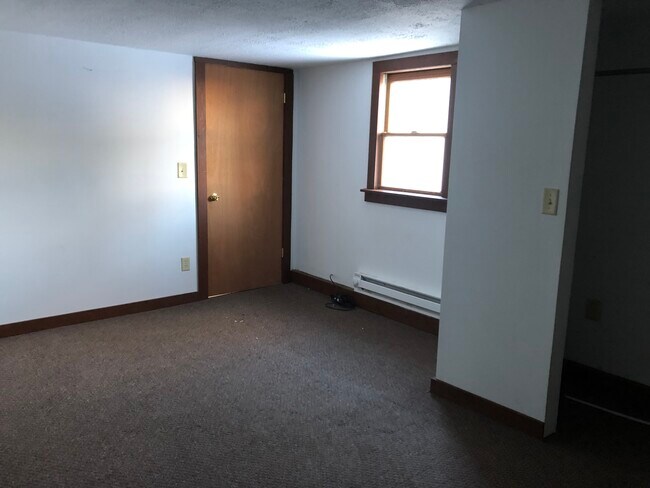 Building Photo - 204 Monroe Ave