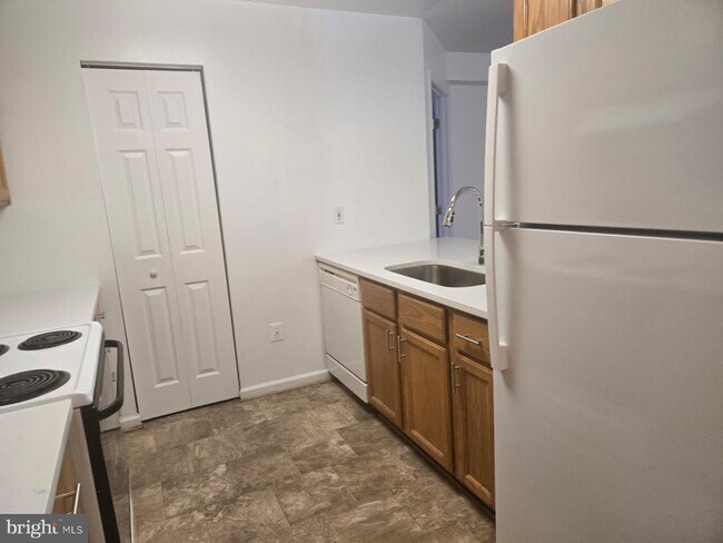 Foto del edificio - 7516 Snowpea Ct