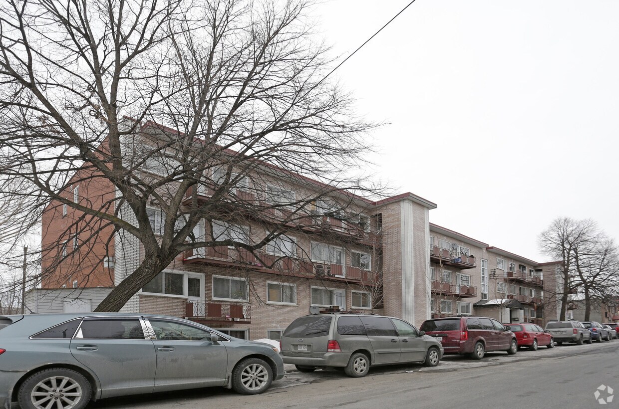 Building Photo - 4701 de Courtrai