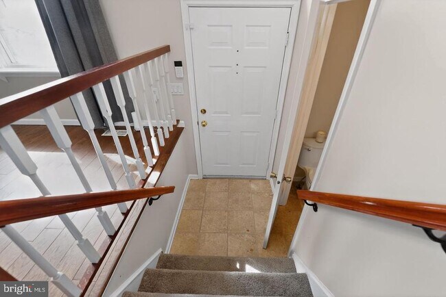 Foto del edificio - 708 Suffield Dr