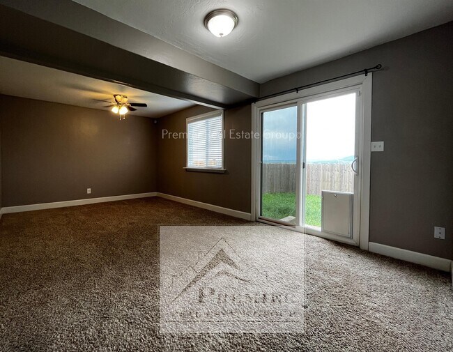 Foto del edificio - 3466 Foxridge Dr
