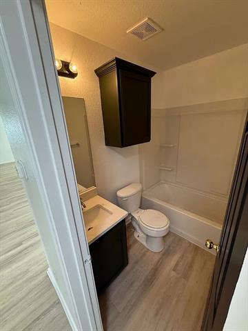 Foto del edificio - 3713 Devonaire Dr