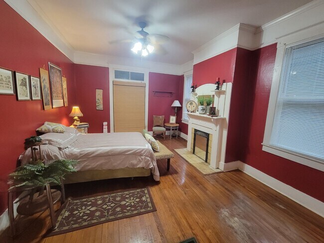 Foto del edificio - 311 E 37th St