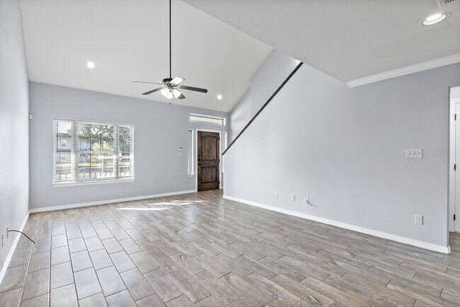 Foto del edificio - Pre-Leasing for Summer 2025 Move-In, First...