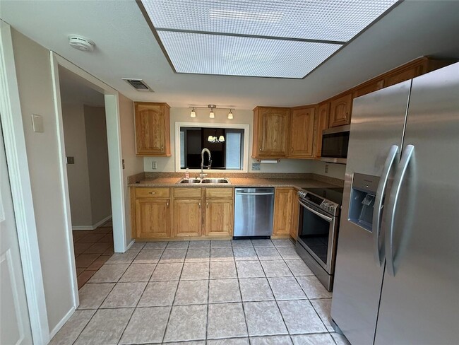 Building Photo - 17 Casa Verde St