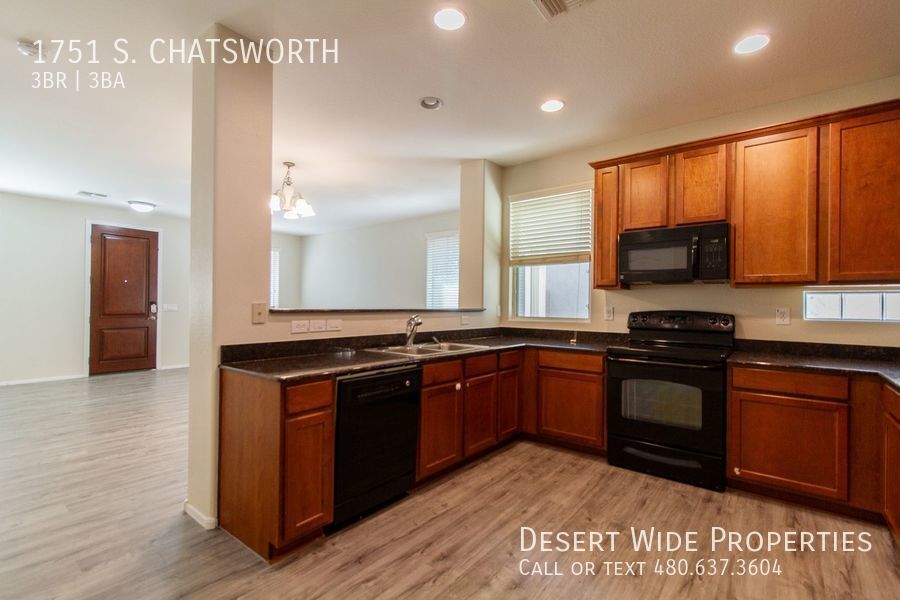 Primary Photo - 1751 S. CHATSWORTH-
