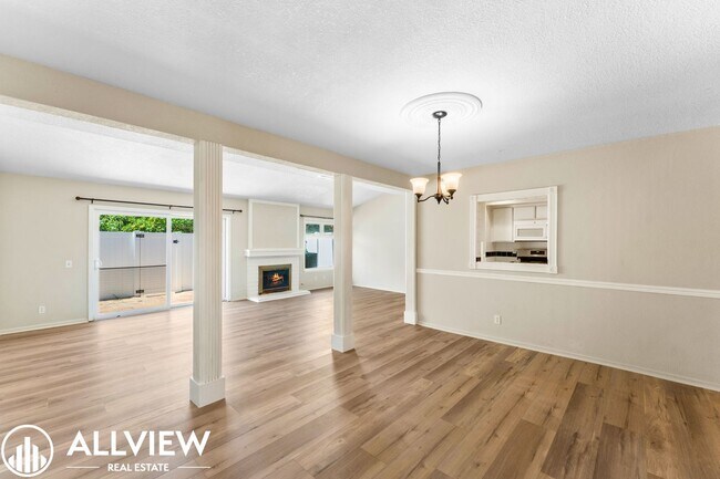Foto del edificio - Coastal San Clemente Townhome with Brand New Flooring – Steps to the Beach!
