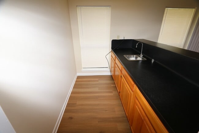 Building Photo - 21226 Park Mt Dr