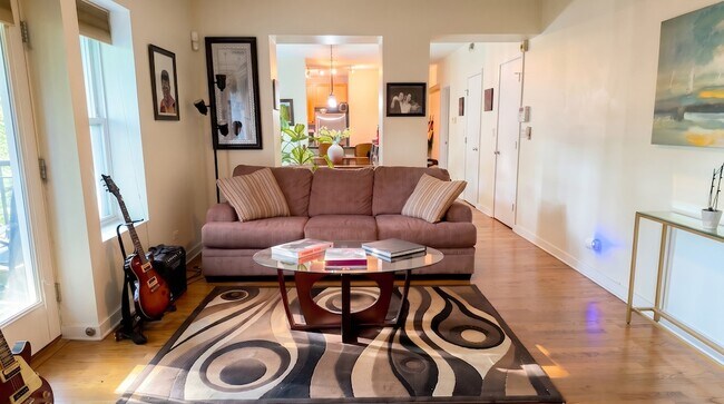 Foto del edificio - 1021 E 46th St