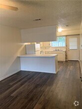 Building Photo - 908 Emile St