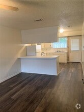 Building Photo - 908 Emile St
