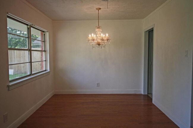Foto del edificio - 6825 Neff St