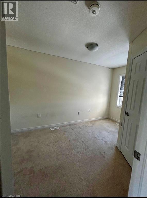 Photo du bâtiment - 754 Linden Dr