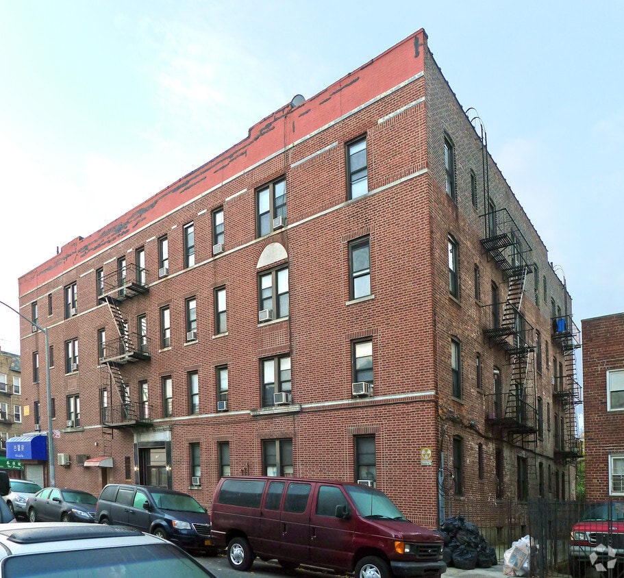 Building Photo - 1780 76th St
