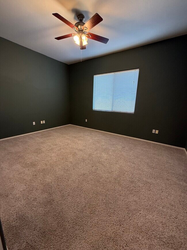 Foto del edificio - House For Rent