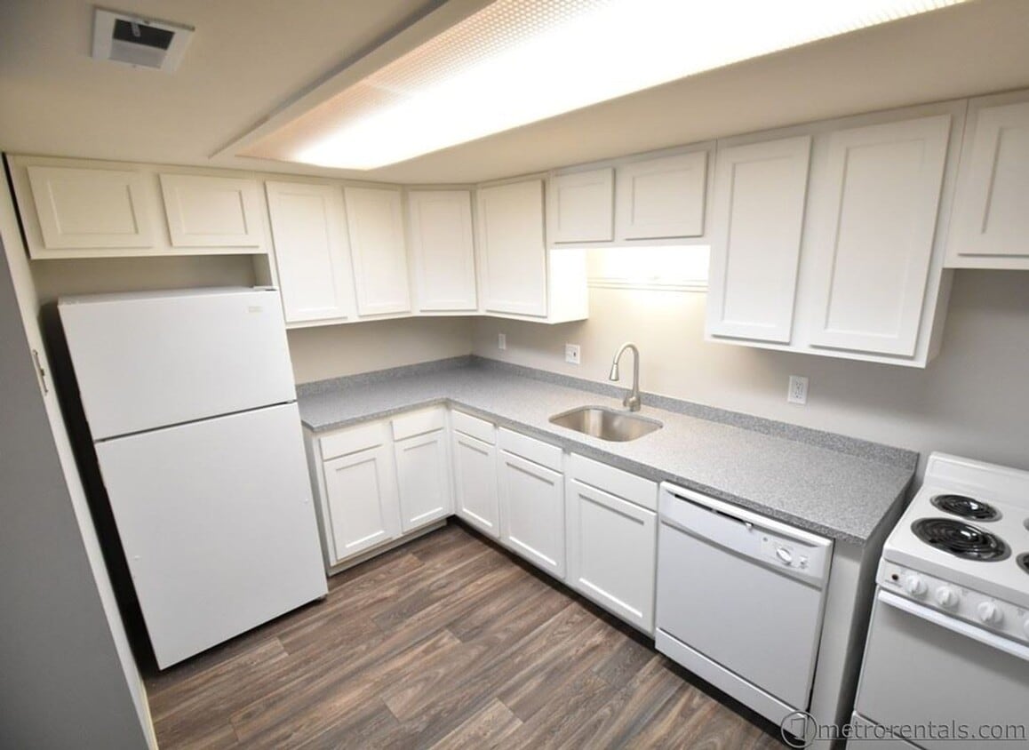 Primary Photo - OSU! 2 Bedroom Close to Everything! Priced...