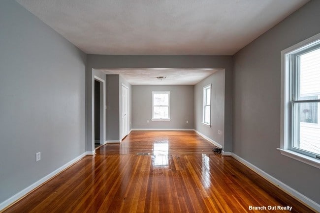 Building Photo - 16 N Milton St