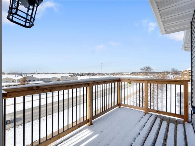 Photo - 8 Jaro Wy Apartment