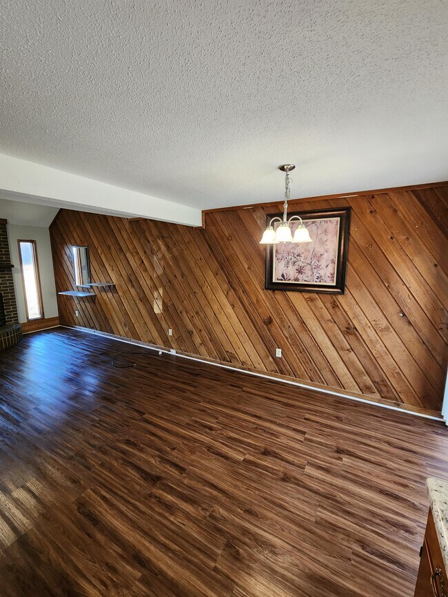Building Photo - 3355 Idlewild Dr