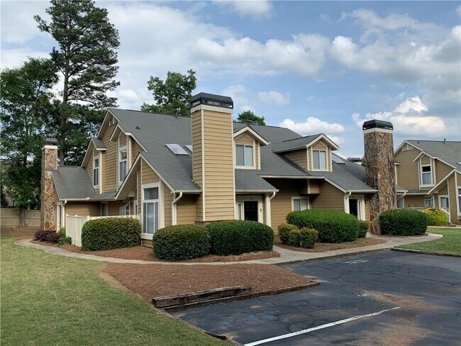 Building Photo - 2665 Windy Hill Rd SE