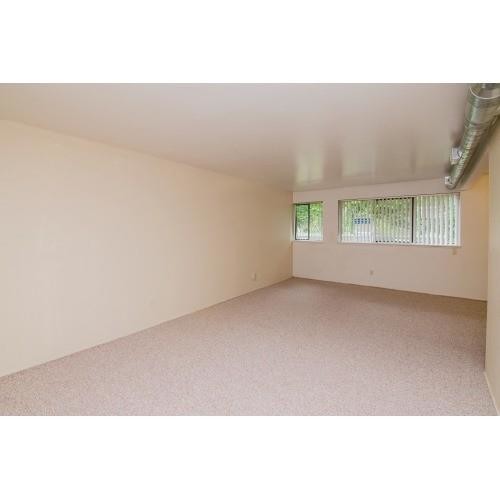 Foto del edificio - 2047 Jackson Ave