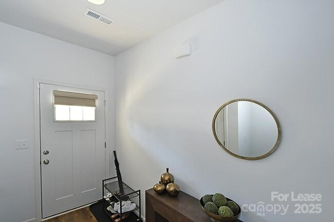 Building Photo - 2046 McDonald Dr