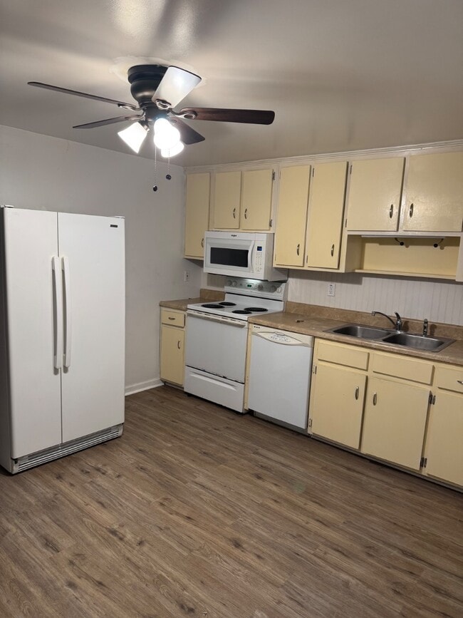 Foto del edificio - 3220 Roanoke St