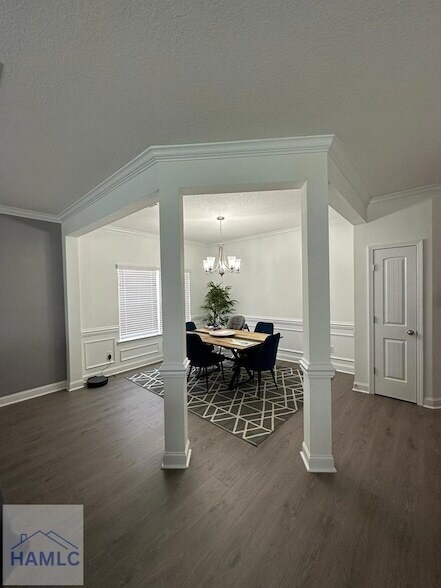 Foto del edificio - 673 Fairview Cir