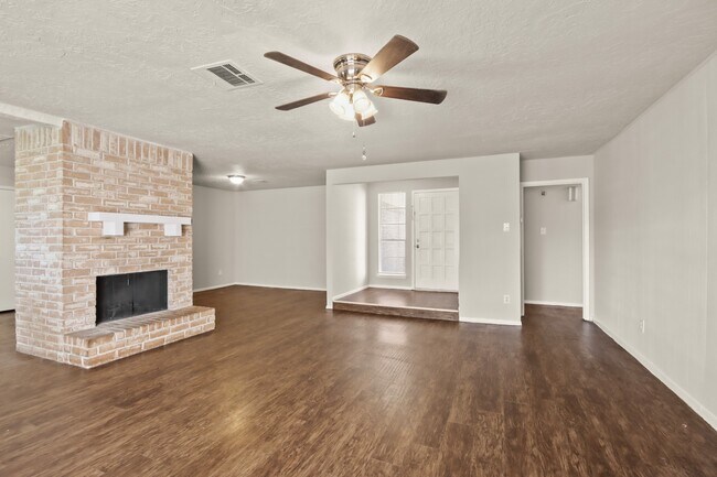 Building Photo - 9806 Tassel Brook Dr