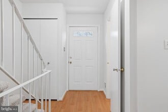 Building Photo - 7923 Pebble Brook Ct