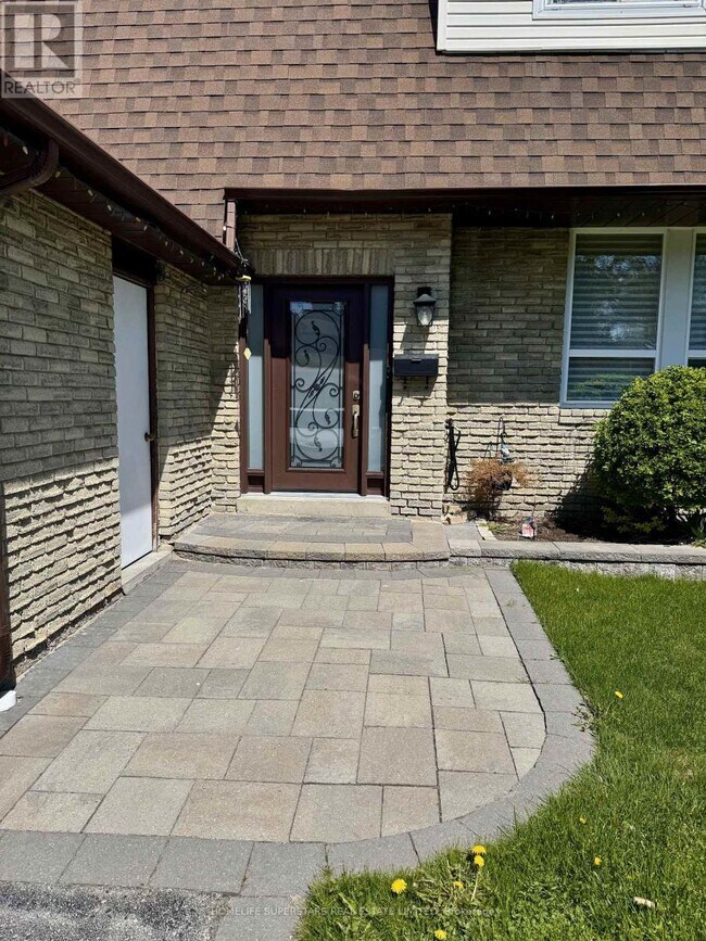 Photo du bâtiment - 97 White Heather Blvd