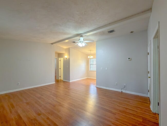 Building Photo - 2254 Tuscavilla Rd