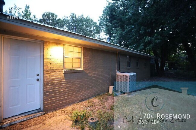 Foto del edificio - 1704 Rosemond-