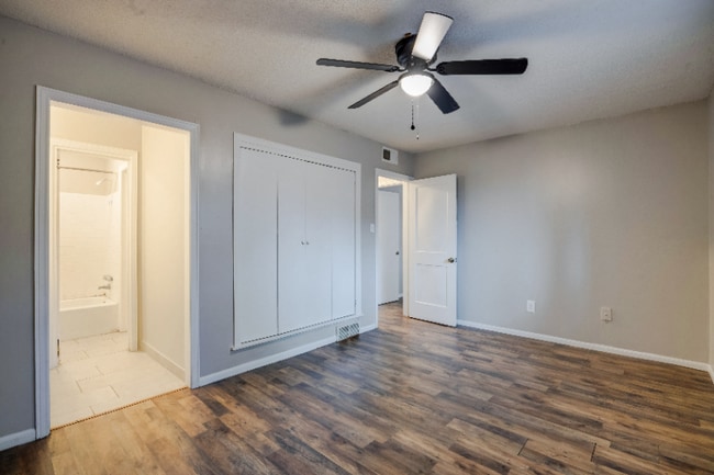 Photo - 336 S Dudley St Apartment