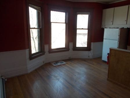 Building Photo - 447 W Walnut St