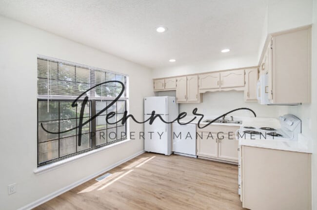 Building Photo - 1711 SW PARKRIDGE Dr