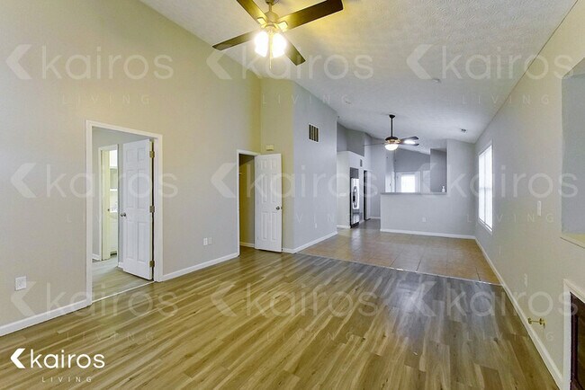 Foto del edificio - 7101 Reynolds Crossing Dr