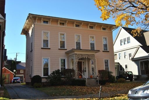 Primary Photo - 208 W Main St