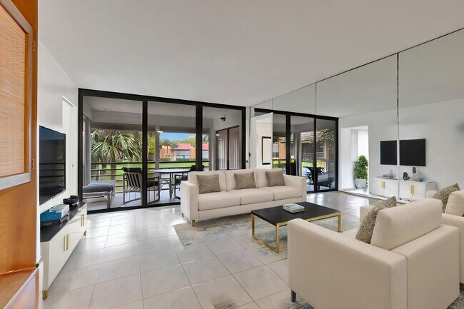Foto del edificio - 1822 Meadows Cir W