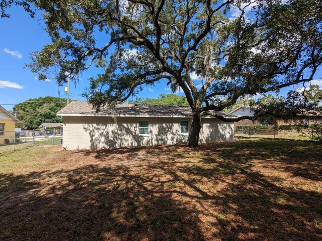 Foto del edificio - 511 N John St