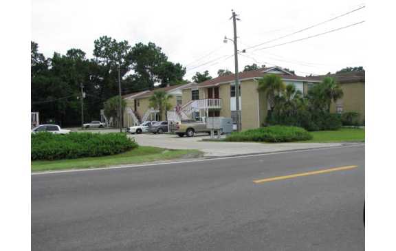 Building Photo 1 - Southern Pines Apartments