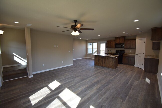 Foto del edificio - 3 Bedroom 2 Bathroom Home In Fayetteville Arkansas.