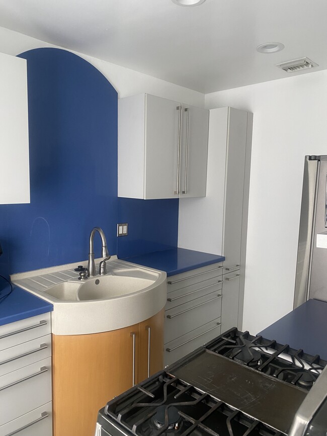 Kitchen - 352 S Bedford Dr